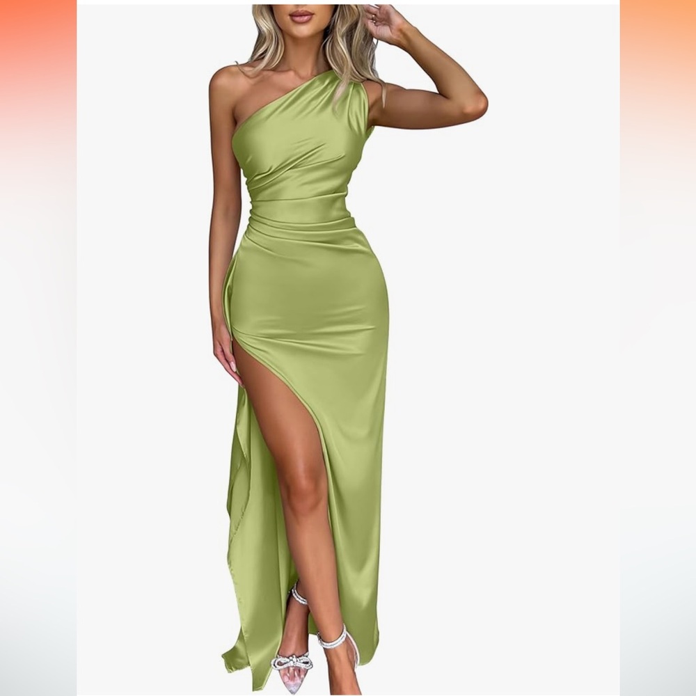 Elegant Green Satin One-Shoulder Dress